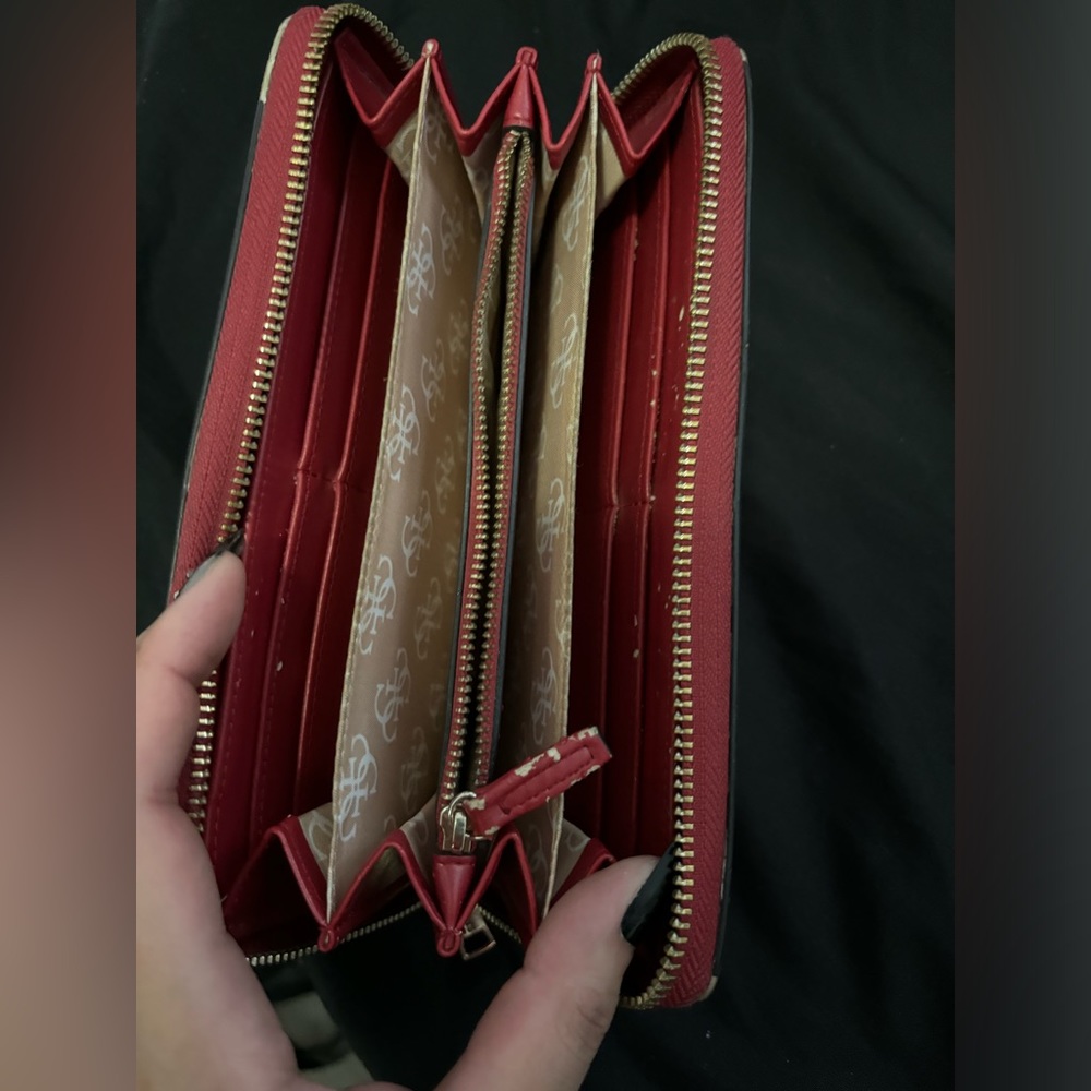 GUESS Red Purse & Matching Wallet - Picture 2 of 5
